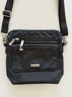 Baggallini Let’s Escape Crossbody